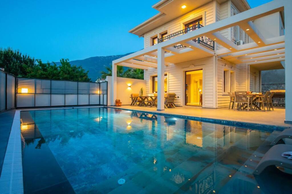 Havuzlu Korunakli Jakuzili Villa Фетхие Экстерьер фото