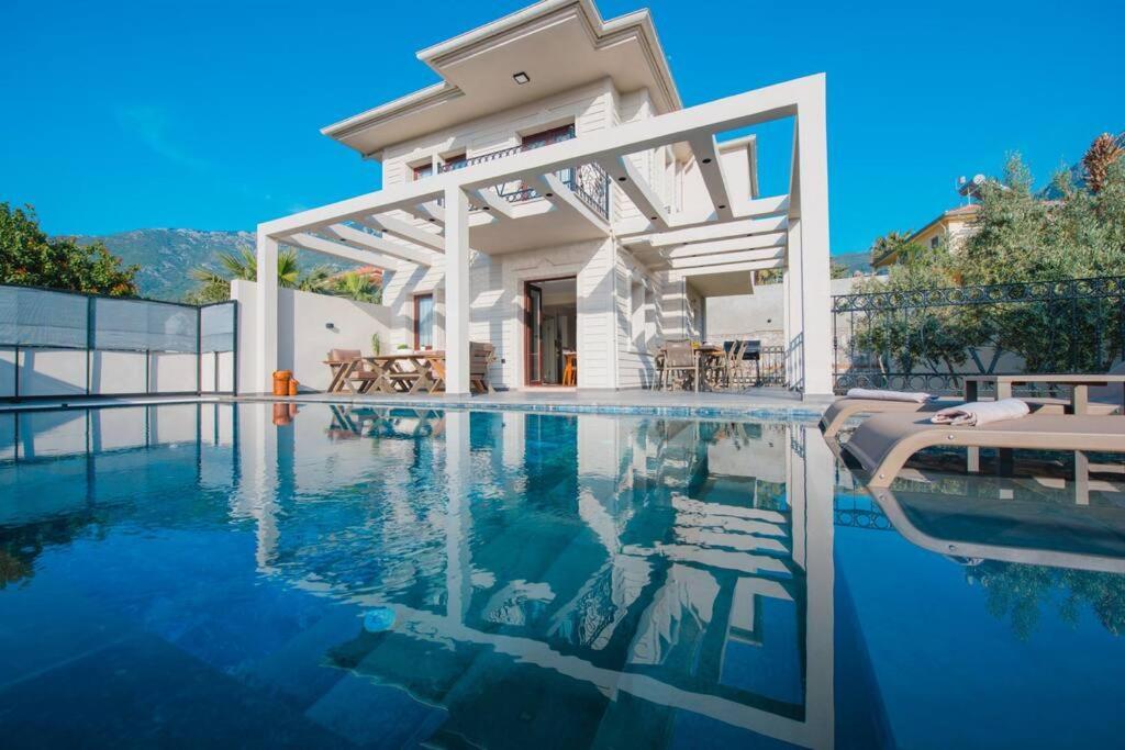 Havuzlu Korunakli Jakuzili Villa Фетхие Экстерьер фото